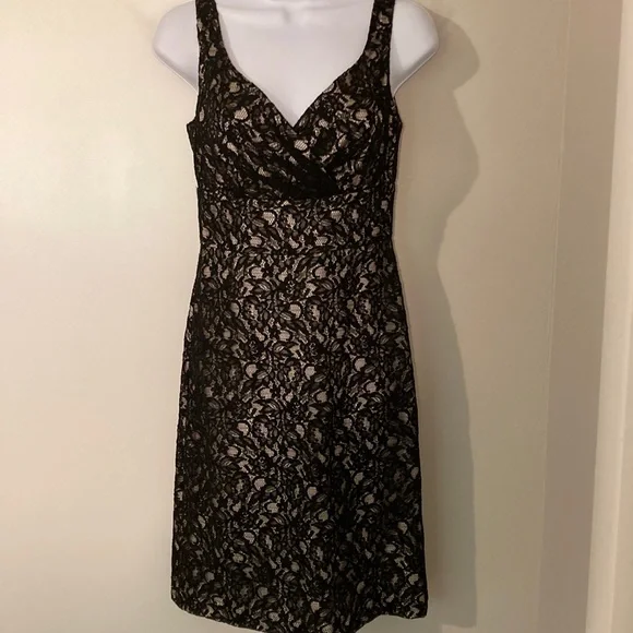 White House Black Market Cocktail Dress Size 0 - Picture 2 of 6